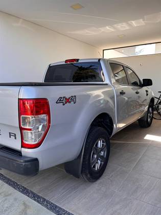 FORD RANGER 2.2 XLS 4X4 CD 16V DIESEL 4P AUTOMÁTICO FORD RANGER 2.2 XLS 4X4 CD 16V DIESEL 4P AUTOMÁTICO